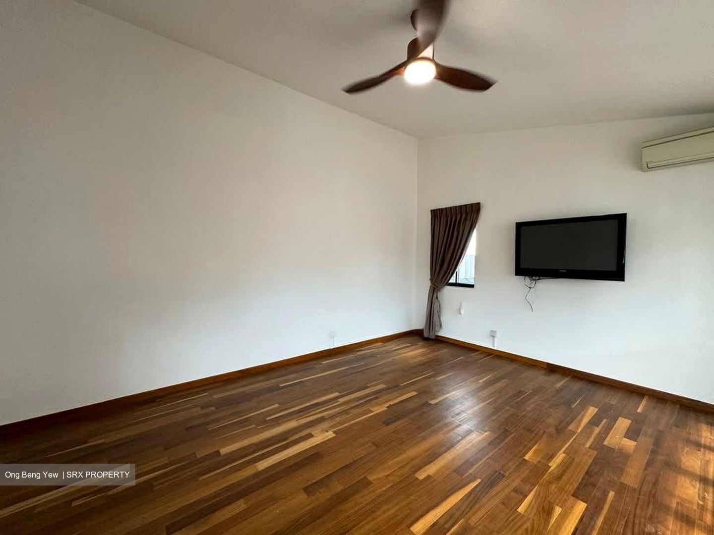 Angklong Lane (D20), Terrace #560007141